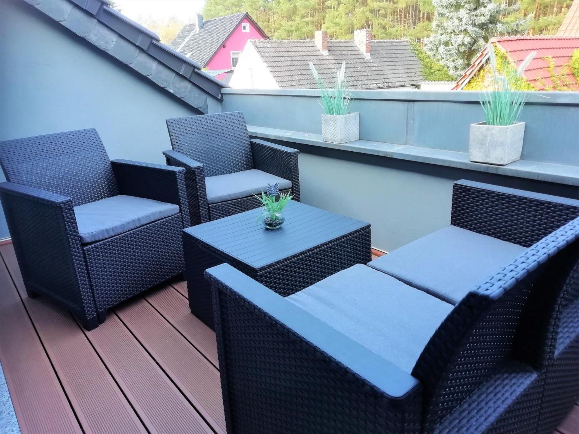 Ferienwohnung Am Waldesrand - Garten, Terrasse, Grill, Luftkuehler, Massagesessel, Kinderspielecke, Spielekonsole Cottbus Esterno foto