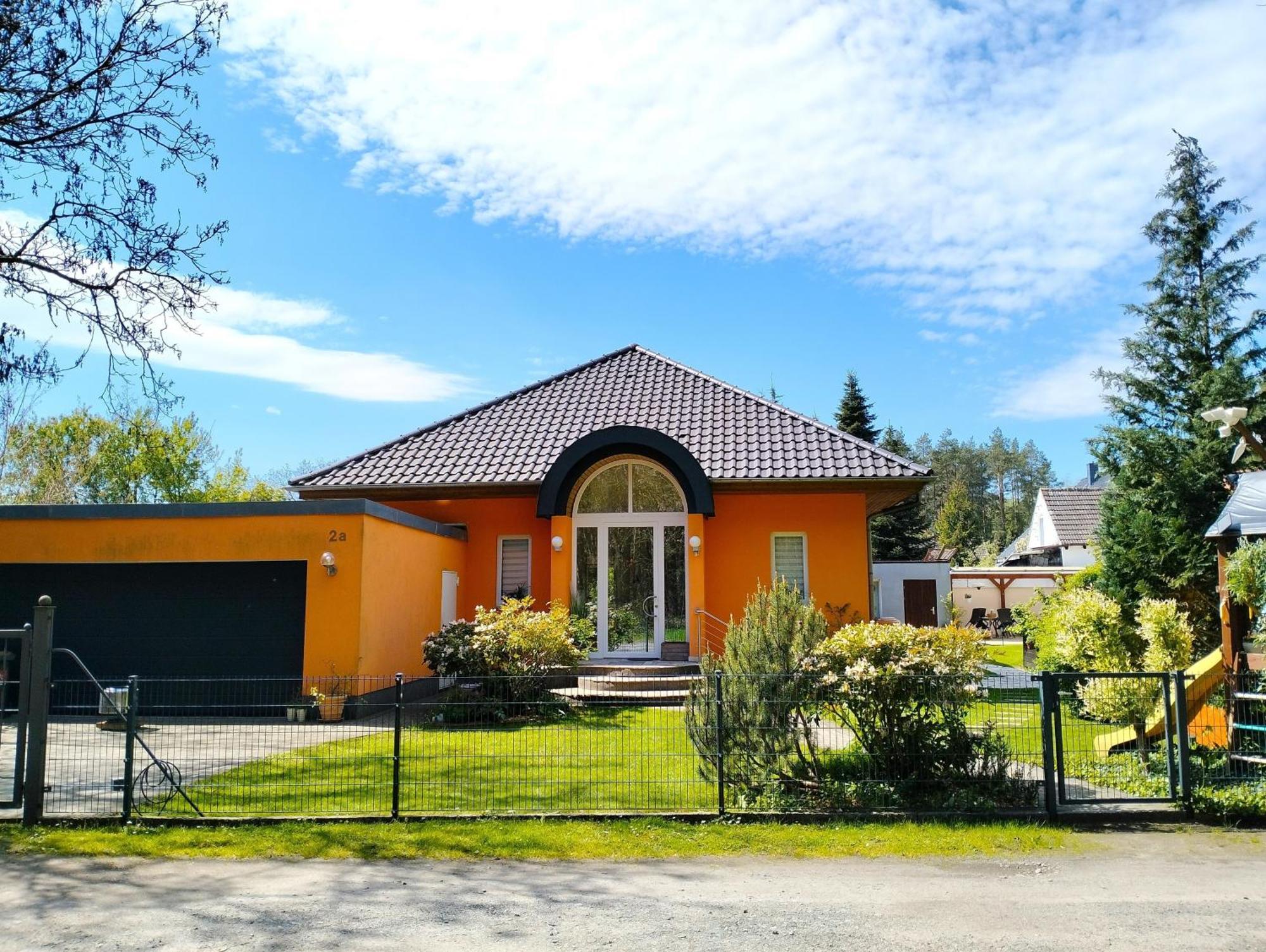 Ferienwohnung Am Waldesrand - Garten, Terrasse, Grill, Luftkuehler, Massagesessel, Kinderspielecke, Spielekonsole Cottbus Esterno foto